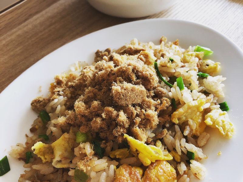 肉鬆蛋炒飯