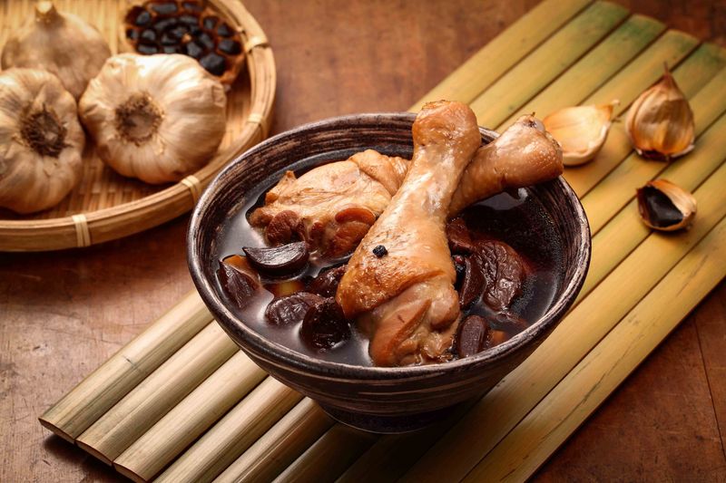 黑蒜頭雞湯