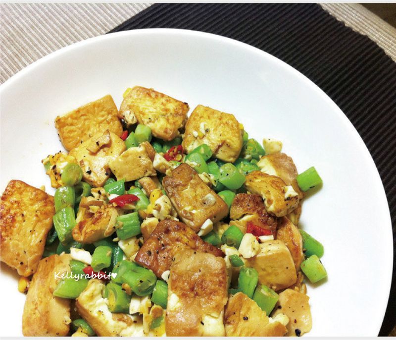 香煎豆腐佐鹹蛋