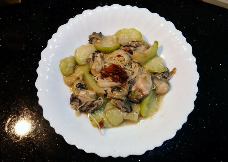 絲瓜蚵仔拌麵線