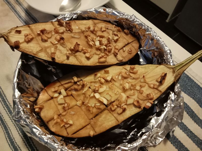 蒜味烤茄子