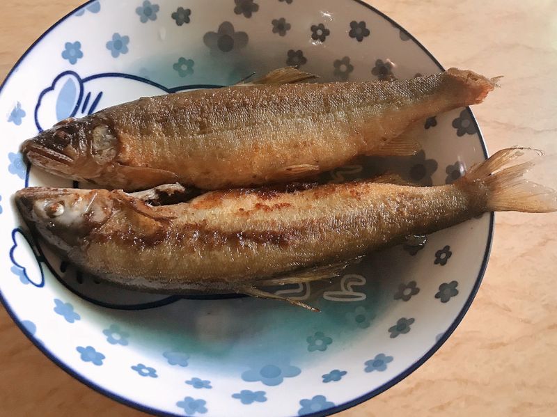 。香煎香魚。