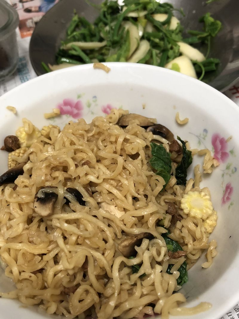 素炒泡麵