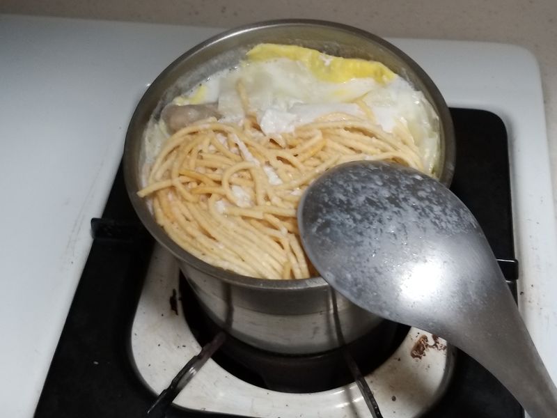 牛奶鍋意麵