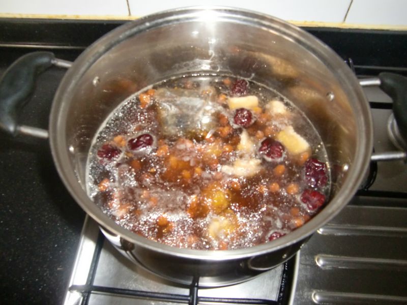 簡易版仙草雞湯(約五人份)