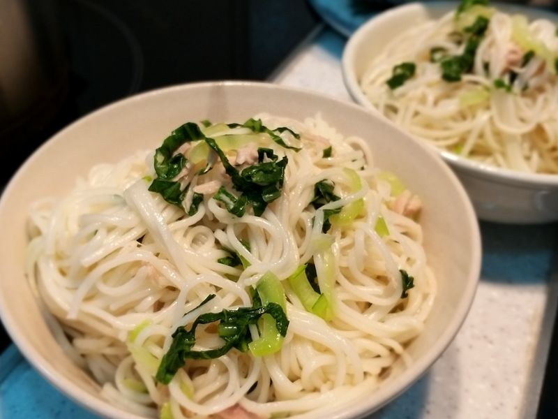 五分鐘鮪魚青江菜拌麵-宵夜