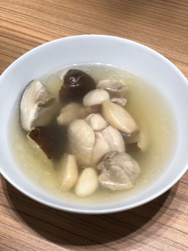 香菇蒜頭雞湯