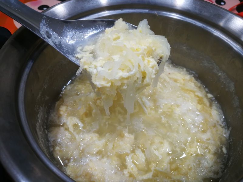 簡單上手料理-豆薯蛋花湯