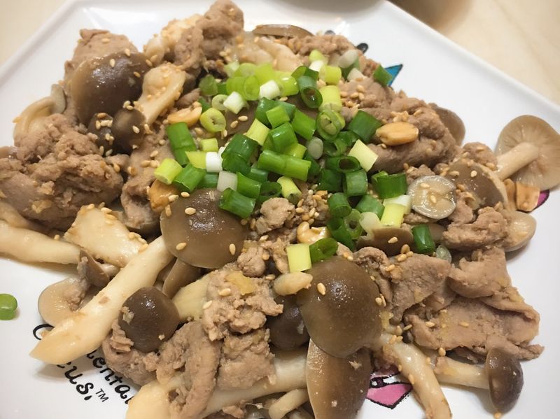 搭配菇類也好吃的薑汁燒肉