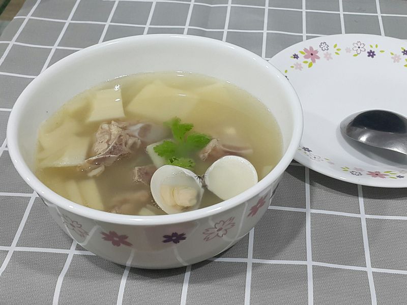 竹筍排骨湯