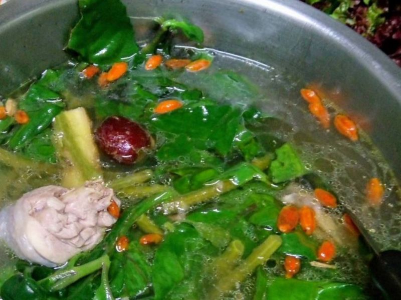 尼基羅草雞湯