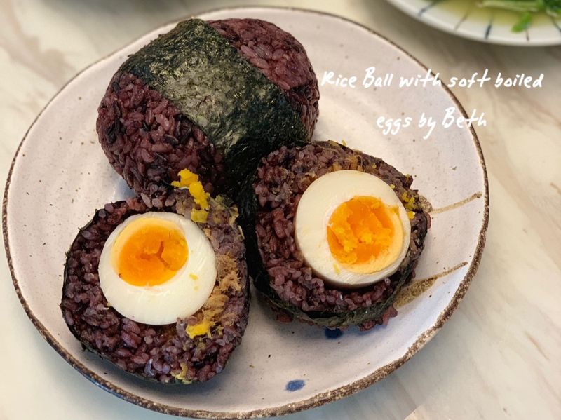 紫米溏心蛋飯糰