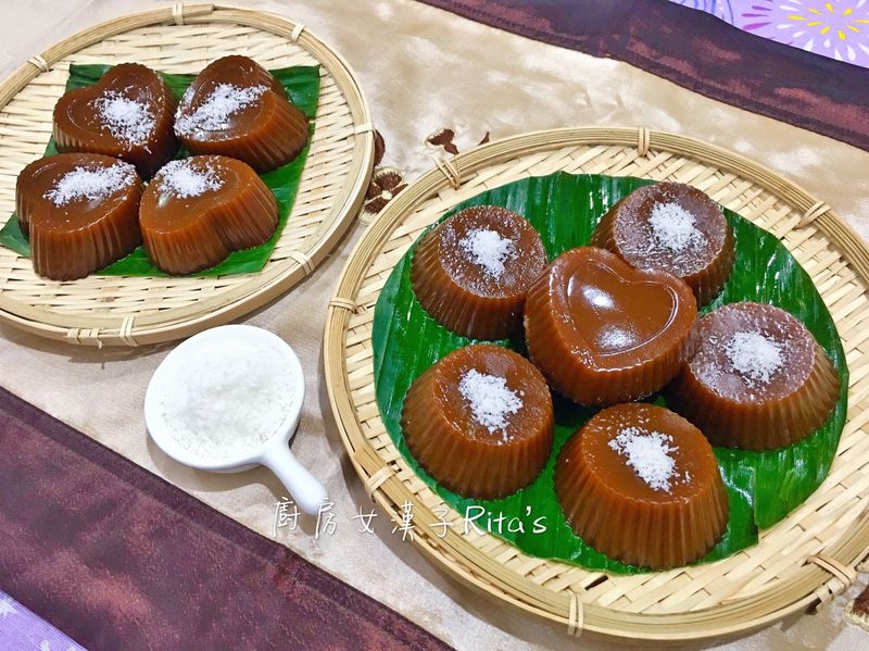 椰奶黑糖糕(Kutsinta)