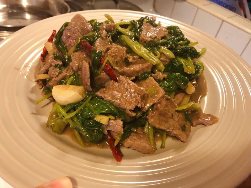 沙茶牛肉炒空心菜