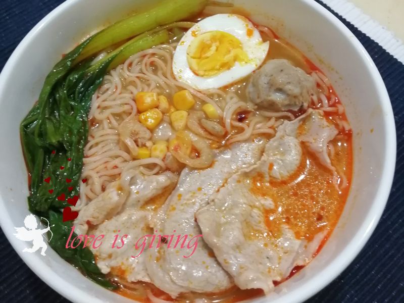 麻辣肉片湯麵