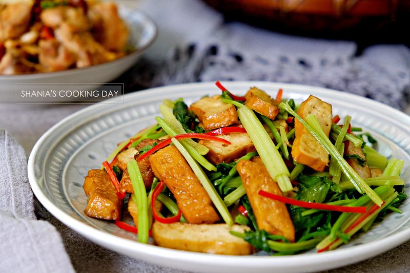 香芹炒豆干 - 適合炎夏的餐桌料理