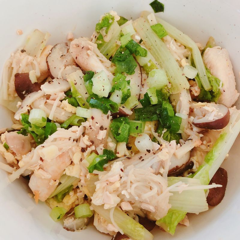 ﹝白飯小偷﹞高纖高蛋白 金沙雞胸炒菇菜