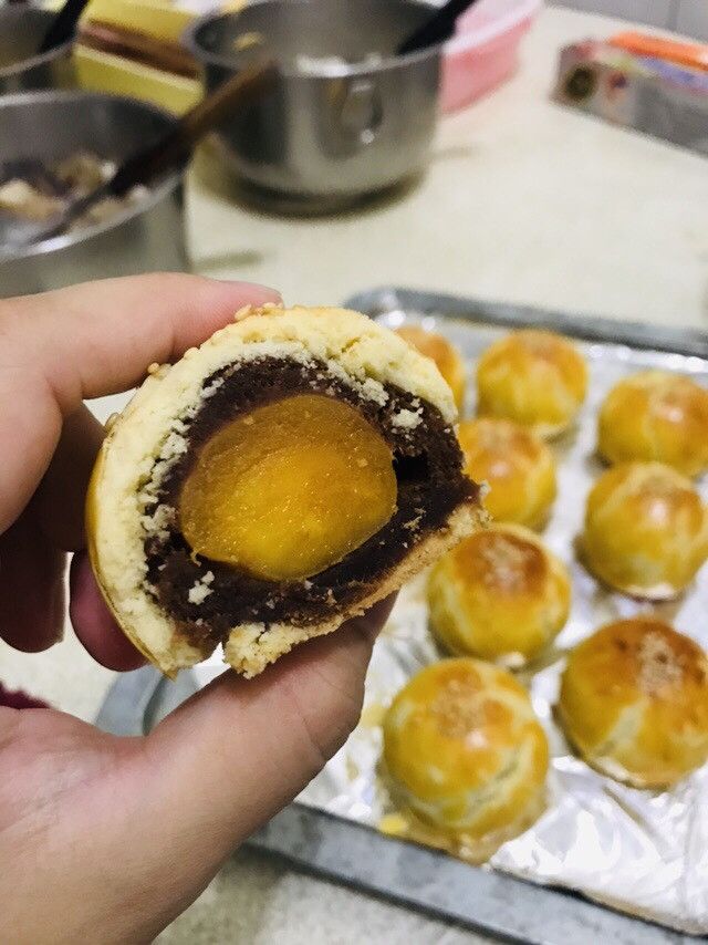 菠蘿蛋黃酥