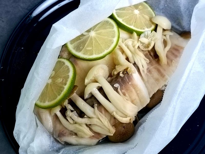 雙菇紙包清蒸魚【好菇道營養料理】