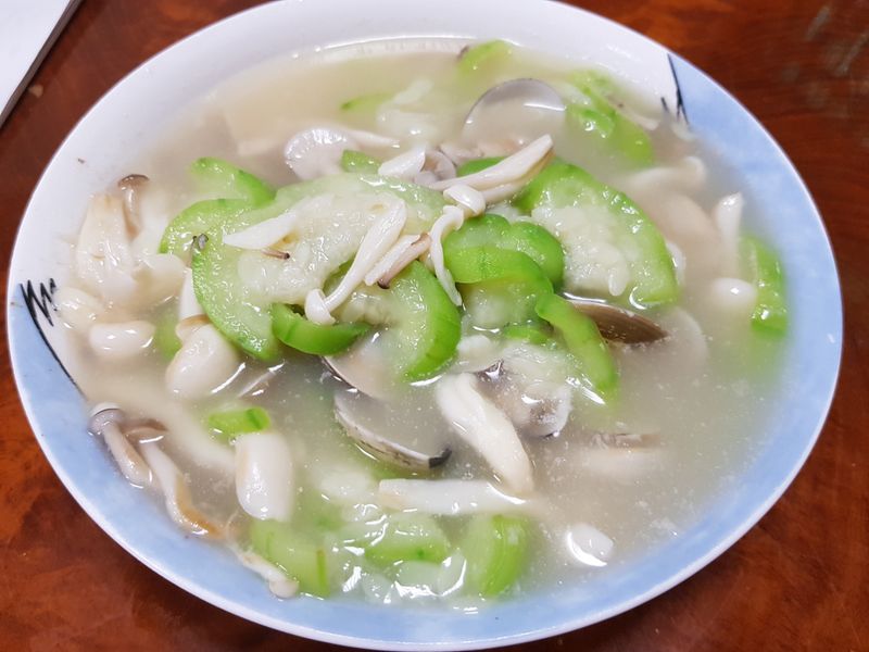 絲瓜蛤蜊炒雙菇