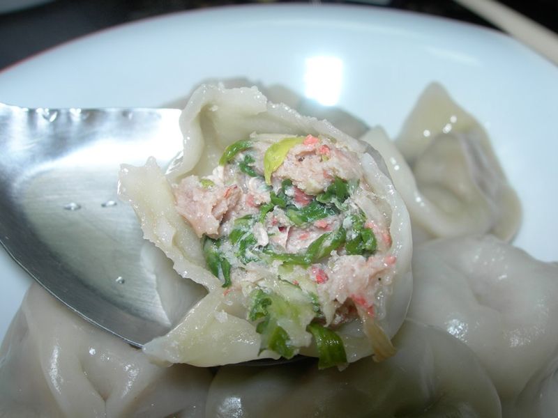紅麴蚵仔白菜水餃