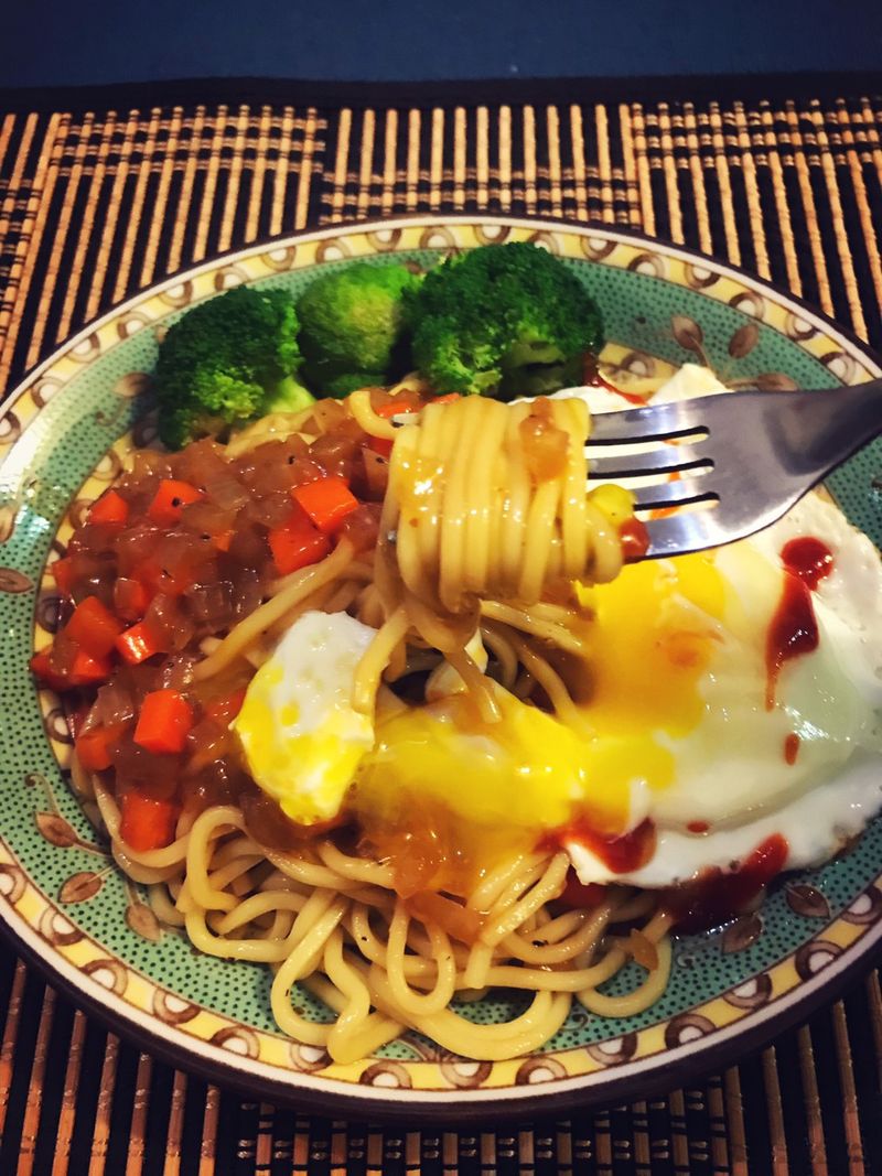 鐵板麵(自製黑胡椒醬)