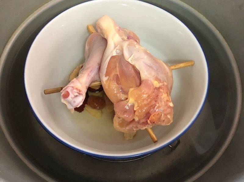 泡生炖鸡