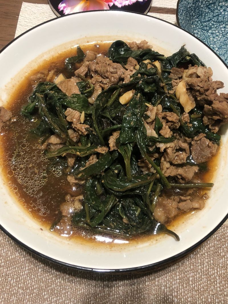 牛肉炒空心菜