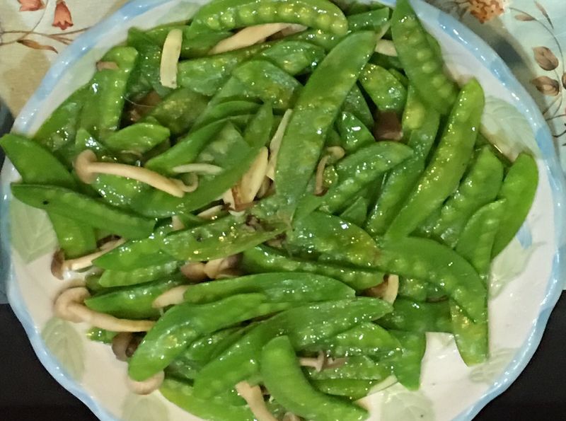 荷蘭豆炒鮮菇