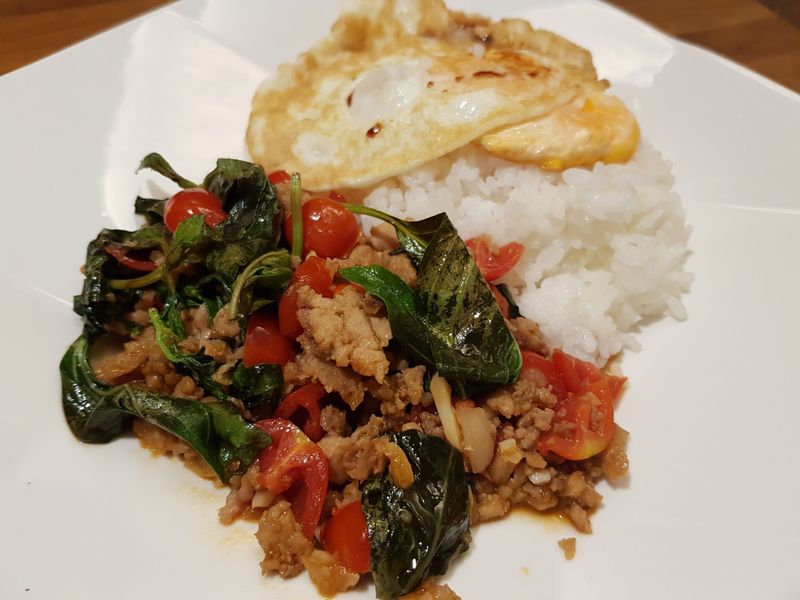 台式打拋豬~就是要蕃茄🍅九層塔🍃