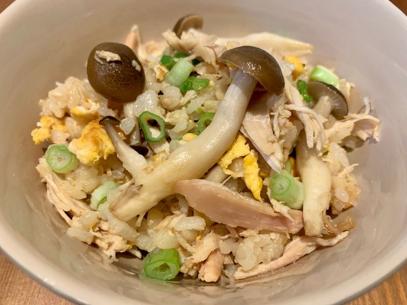 【家常食譜】雞絲蛋炒飯(好市多烤雞變身)