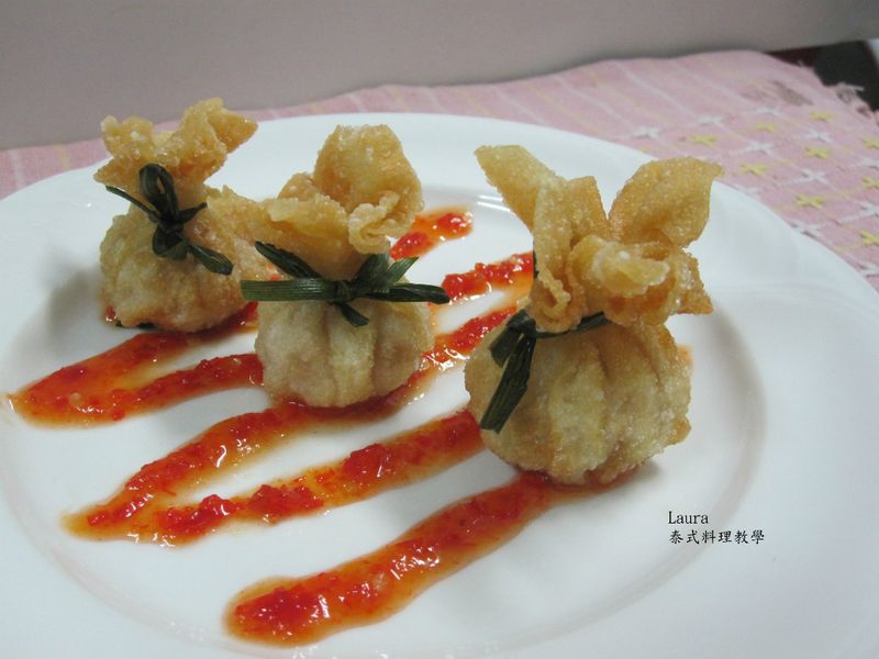 ♦泰泰風食尚廚房♦泰國的名點~酥炸黃金福袋