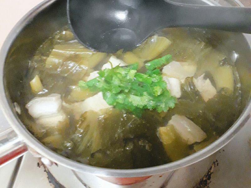 酸菜五花肉湯