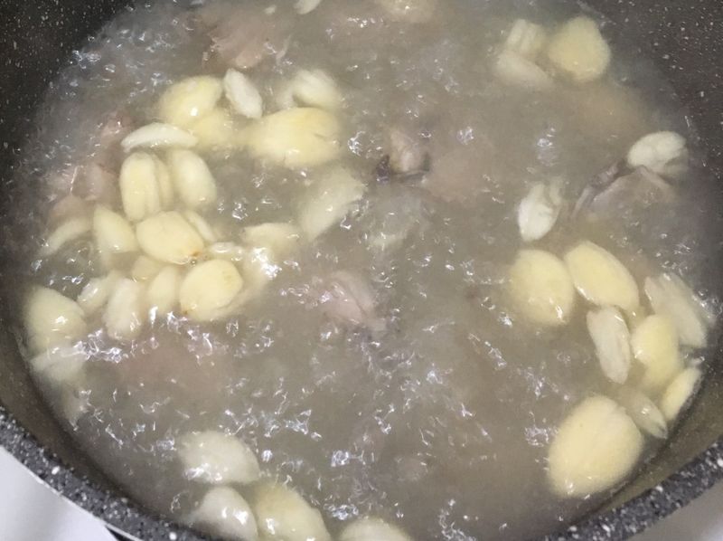 蒜頭雞湯