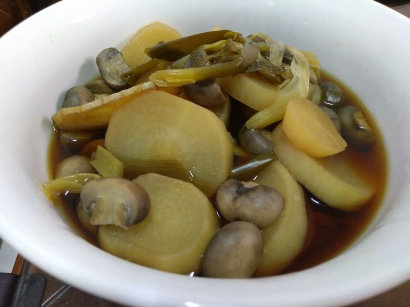 蘑菇燒蘿蔔