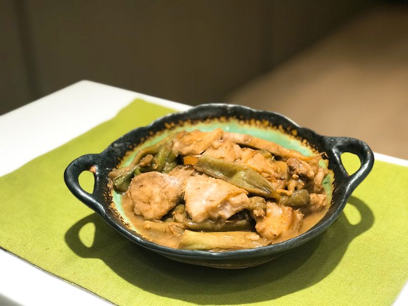 炒芋梗(ōo-huâinn)