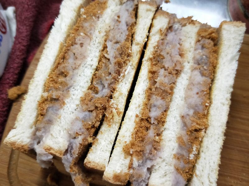 芋泥肉鬆吐司
