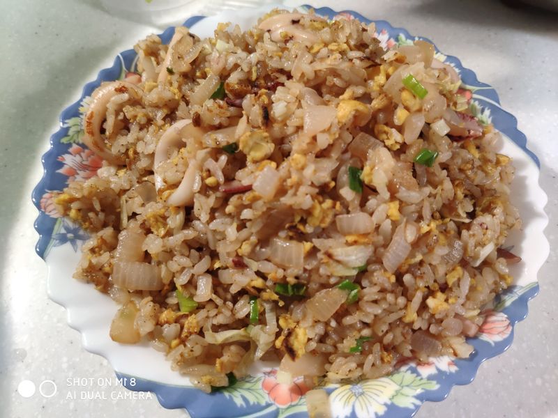 菜多多小管炒飯(高麗菜、洋蔥)