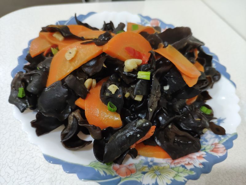 紅蘿蔔炒木耳