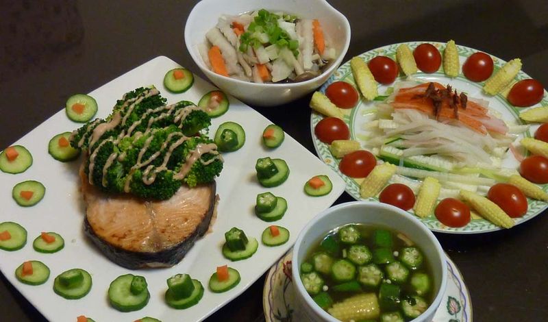 試作減脂餐-鱈魚子美乃滋烤鮭魚定食