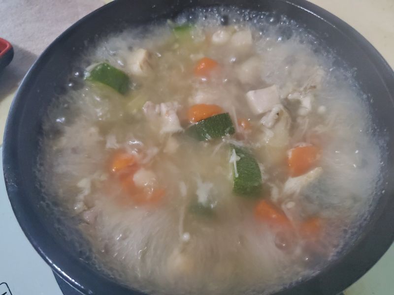 （一鍋到底)蒜蔬雞湯