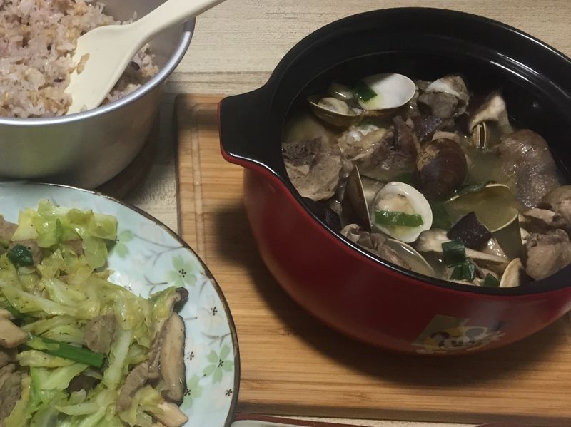 蒜頭香菇蛤蜊雞湯