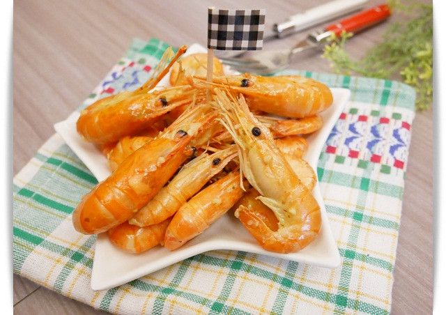 電鍋完成「奶油蒜蝦」濃郁香氣、小孩好愛