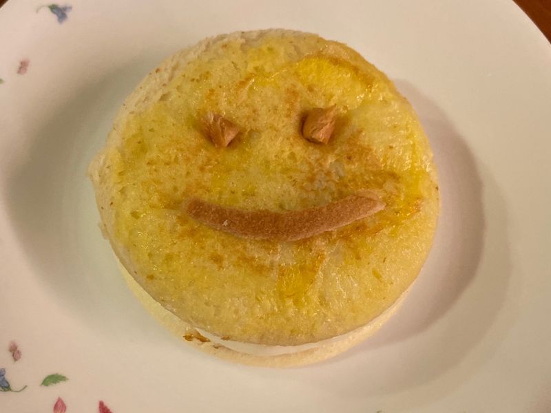 開心笑臉吐司蛋堡