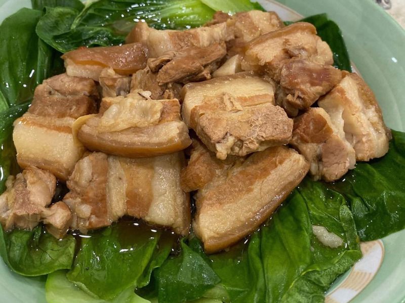 控肉佐青江菜