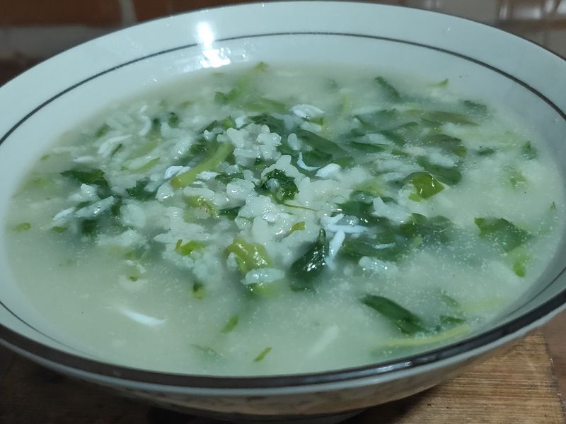 莧菜吻仔魚粥
