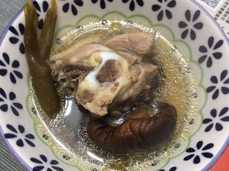 剝皮辣椒雞湯
