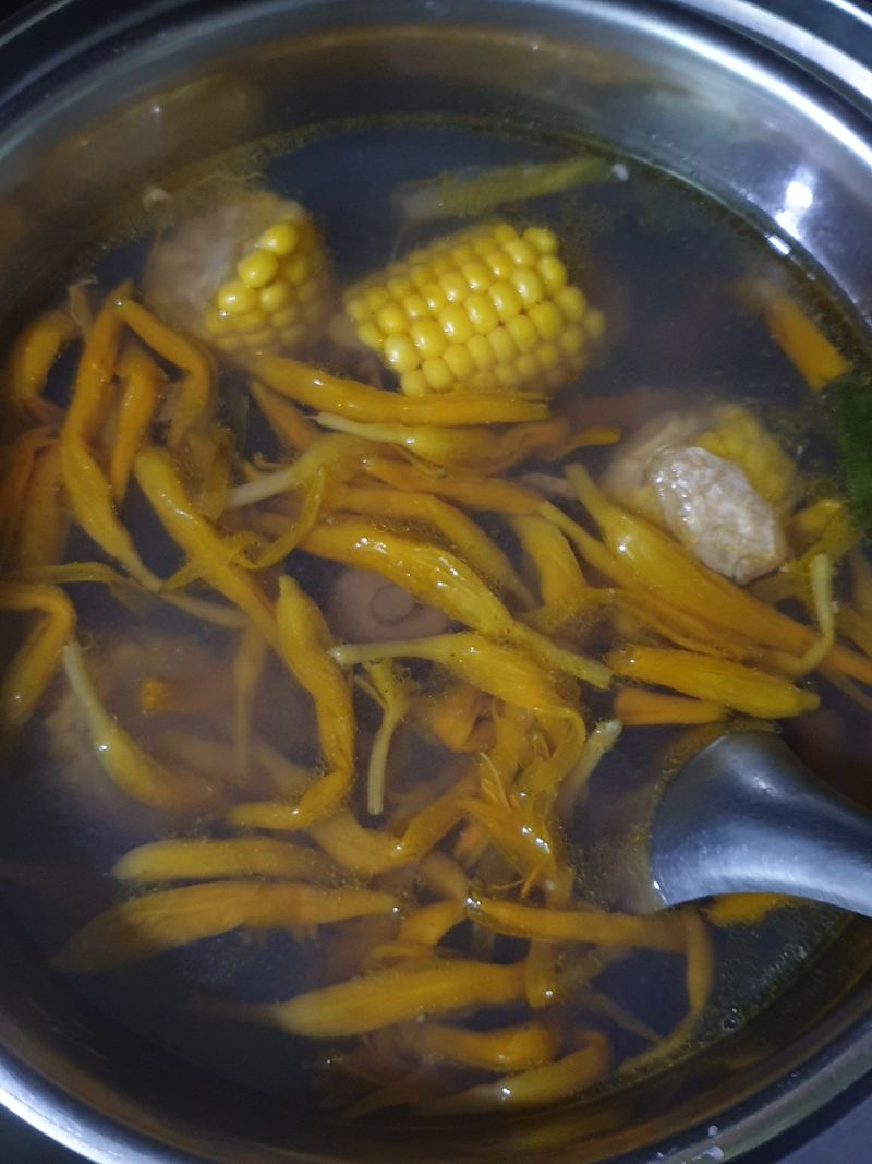 (不酸味尾)電鍋金針排骨湯