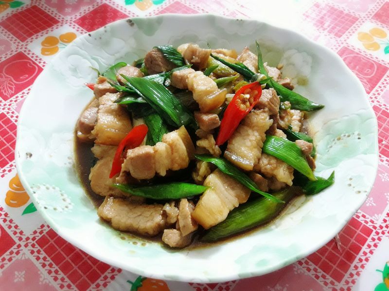 蒜苗炒五花肉