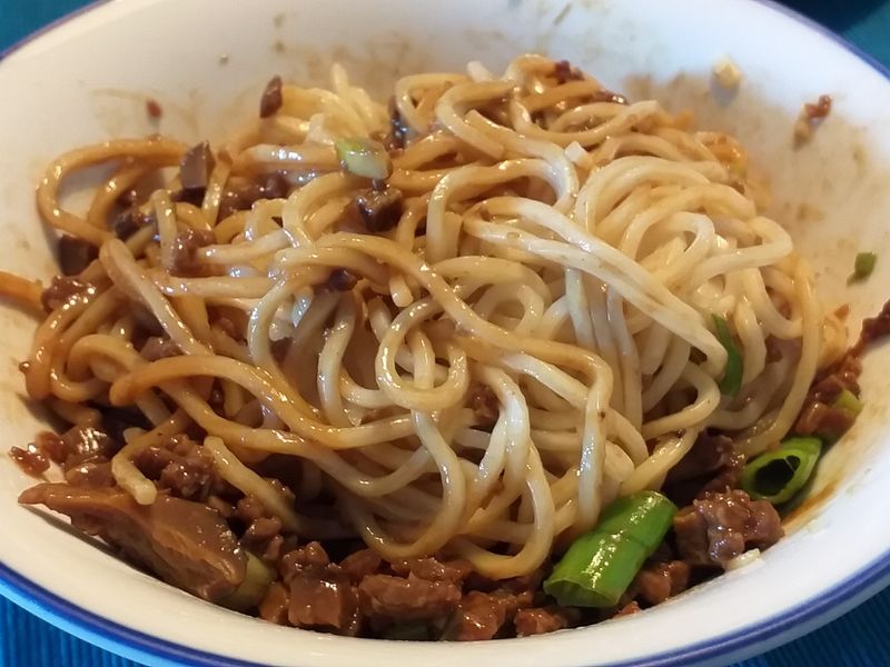 好吃的炸醬麵